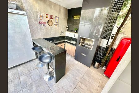 Casa à venda com 198m², 3 quartos e 3 vagas Casa à venda com 198m², 3 quartos e 3 vagasEspaço Gourmet