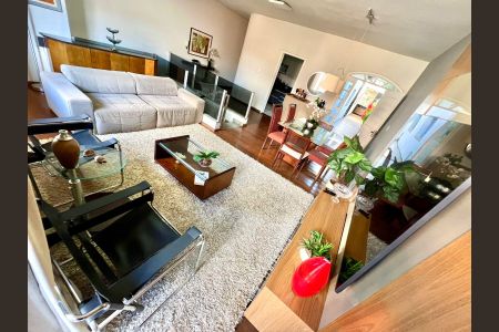 Casa à venda com 198m², 3 quartos e 3 vagas Casa à venda com 198m², 3 quartos e 3 vagasSala