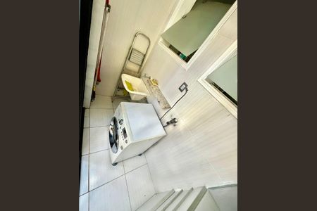 Casa à venda com 198m², 3 quartos e 3 vagas Casa à venda com 198m², 3 quartos e 3 vagasÁrea de Serviço