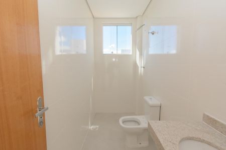 Apartamento à venda com 130m², 3 quartos e 2 vagas Apartamento à venda com 130m², 3 quartos e 2 vagasBanheiro da Suíte