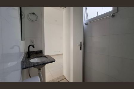 Apartamento à venda com 77m², 2 quartos e 1 vaga Apartamento à venda com 77m², 2 quartos e 1 vagaBanheiro