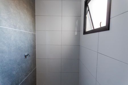 Casa para alugar com 96m², 2 quartos e 1 vaga Casa para alugar com 96m², 2 quartos e 1 vagaBanheiro de Serviço