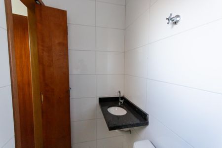 Casa para alugar com 96m², 2 quartos e 1 vaga Casa para alugar com 96m², 2 quartos e 1 vagaBanheiro de Serviço
