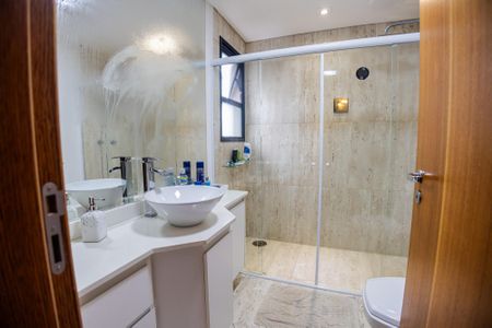 Apartamento à venda com 170m², 2 quartos e 3 vagasBanheiro da Suíte