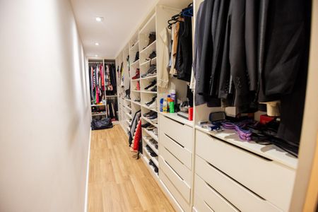Apartamento à venda com 170m², 2 quartos e 3 vagasCloset