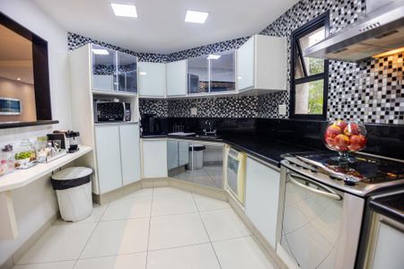 Apartamento à venda com 170m², 2 quartos e 3 vagasCozinha