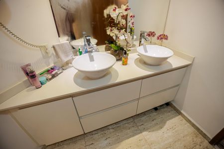 Apartamento à venda com 170m², 2 quartos e 3 vagasPia