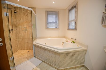 Apartamento à venda com 170m², 2 quartos e 3 vagasBanheiro da Suíte 2