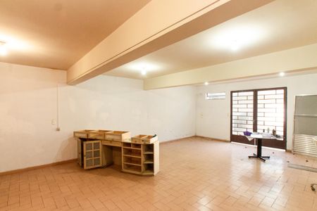 Casa à venda com 310m², 3 quartos e 4 vagasSalão