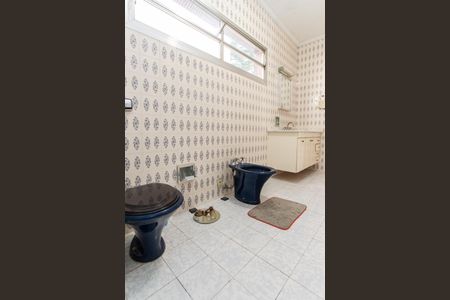 Casa à venda com 310m², 3 quartos e 4 vagasBanheiro da Suíte