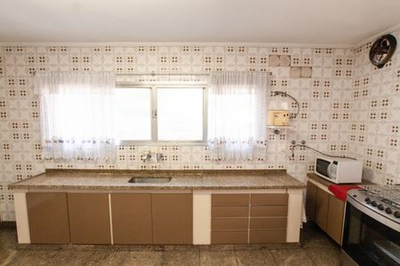 Casa à venda com 310m², 3 quartos e 4 vagasCozinha