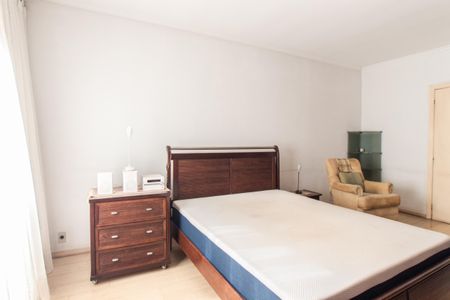 Casa à venda com 310m², 3 quartos e 4 vagasSuíte