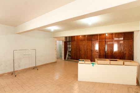Casa à venda com 310m², 3 quartos e 4 vagasSalão