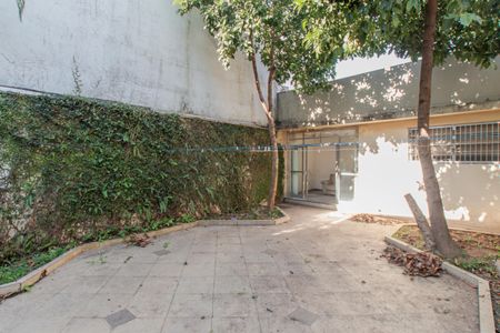 Casa à venda com 310m², 3 quartos e 4 vagasQuintal