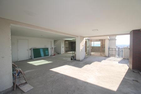 Apartamento à venda com 335m², 3 quartos e 5 vagasSala