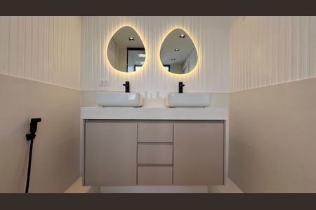 Apartamento à venda com 180m², 3 quartos e 2 vagasBanheiro da Suíte 3