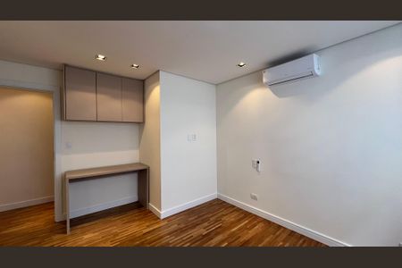 Apartamento à venda com 180m², 3 quartos e 2 vagasSuíte 1