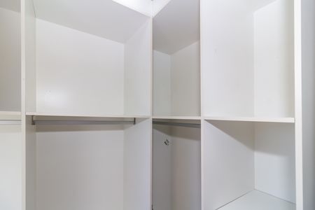 Apartamento para alugar com 70m², 2 quartos e 1 vaga Apartamento para alugar com 70m², 2 quartos e 1 vagaCloset do quarto 1