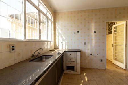 Casa à venda com 388m², 3 quartos e 1 vaga Casa à venda com 388m², 3 quartos e 1 vagaCozinha