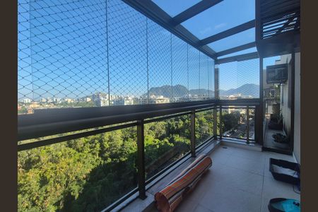 Apartamento à venda com 235m², 2 quartos e 2 vagasVaranda da Sala 2