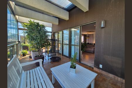 Apartamento à venda com 235m², 2 quartos e 2 vagasVaranda Sala