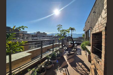 Apartamento à venda com 235m², 2 quartos e 2 vagasVaranda Sala