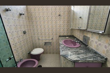 Casa à venda com 129m², 3 quartos e 1 vagaBanheiro