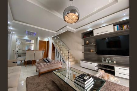 Casa à venda com 170m², 3 quartos e 3 vagasSala