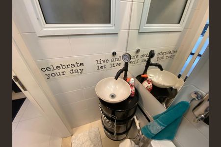 Casa à venda com 170m², 3 quartos e 3 vagasBanheiro Serviço