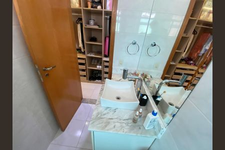 Casa à venda com 170m², 3 quartos e 3 vagasBanheiro Suíte