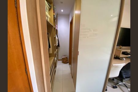 Casa à venda com 170m², 3 quartos e 3 vagasSuíte