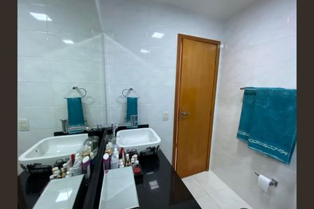 Casa à venda com 170m², 3 quartos e 3 vagasBanheiro Social