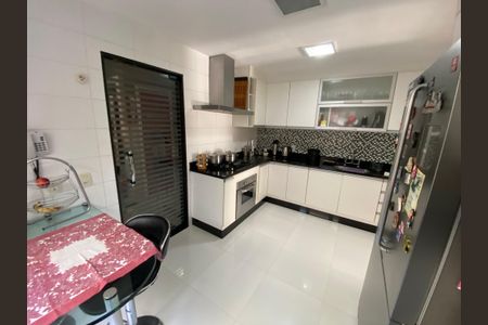 Casa à venda com 170m², 3 quartos e 3 vagasCozinha
