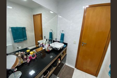 Casa à venda com 170m², 3 quartos e 3 vagasBanheiro Social