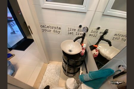 Casa à venda com 170m², 3 quartos e 3 vagasBanheiro Serviço