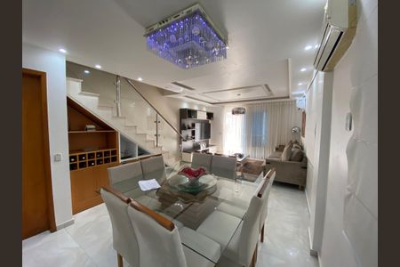 Casa à venda com 170m², 3 quartos e 3 vagasSala