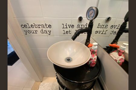 Casa à venda com 170m², 3 quartos e 3 vagasBanheiro Serviço