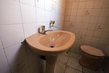 Casa para alugar com 320m², 4 quartos e 2 vagas Casa para alugar com 320m², 4 quartos e 2 vagasBanheiro Suíte 2