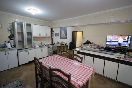 Casa para alugar com 320m², 4 quartos e 2 vagas Casa para alugar com 320m², 4 quartos e 2 vagasCozinha