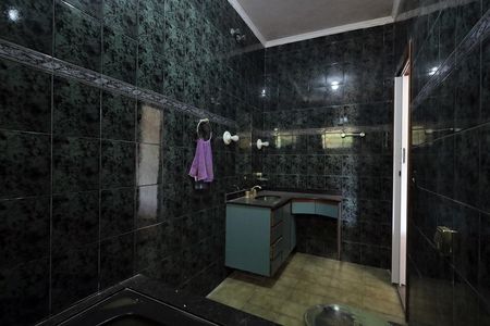 Casa para alugar com 320m², 4 quartos e 2 vagas Casa para alugar com 320m², 4 quartos e 2 vagasBanheiro suíte 1