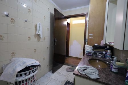 Casa para alugar com 320m², 4 quartos e 2 vagas Casa para alugar com 320m², 4 quartos e 2 vagasBanheiro 1