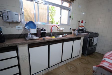 Casa para alugar com 320m², 4 quartos e 2 vagas Casa para alugar com 320m², 4 quartos e 2 vagasCozinha