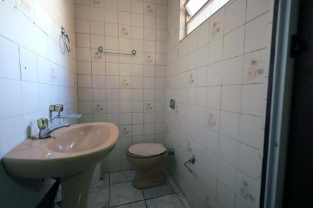 Casa para alugar com 320m², 4 quartos e 2 vagas Casa para alugar com 320m², 4 quartos e 2 vagasBanheiro Suíte 2