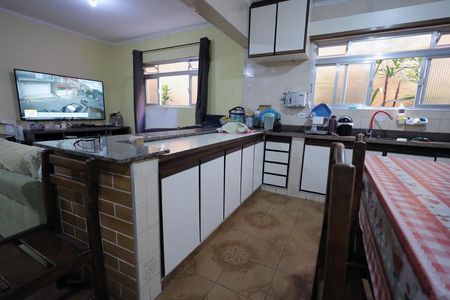 Casa para alugar com 320m², 4 quartos e 2 vagas Casa para alugar com 320m², 4 quartos e 2 vagasCozinha