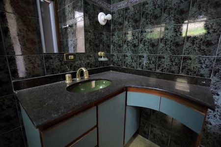 Casa para alugar com 320m², 4 quartos e 2 vagas Casa para alugar com 320m², 4 quartos e 2 vagasBanheiro suíte 1