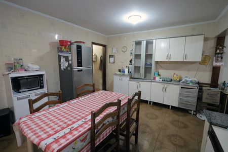 Casa para alugar com 320m², 4 quartos e 2 vagas Casa para alugar com 320m², 4 quartos e 2 vagasCozinha