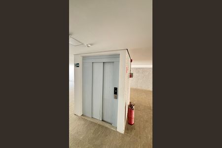 Apartamento à venda com 69m², 2 quartos e 1 vaga Apartamento à venda com 69m², 2 quartos e 1 vagaGaragem - Elevador
