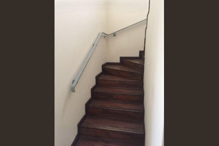 Casa à venda com 158m², 3 quartos e 3 vagasEscada