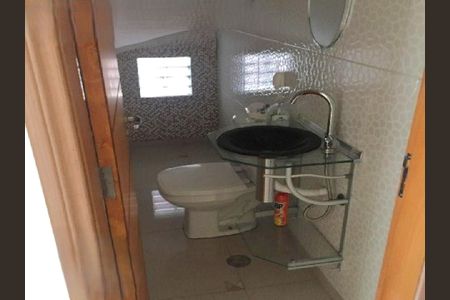 Casa à venda com 158m², 3 quartos e 3 vagasBanheiro 3