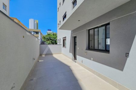 Apartamento à venda com 108m², 2 quartos e 2 vagasVaranda